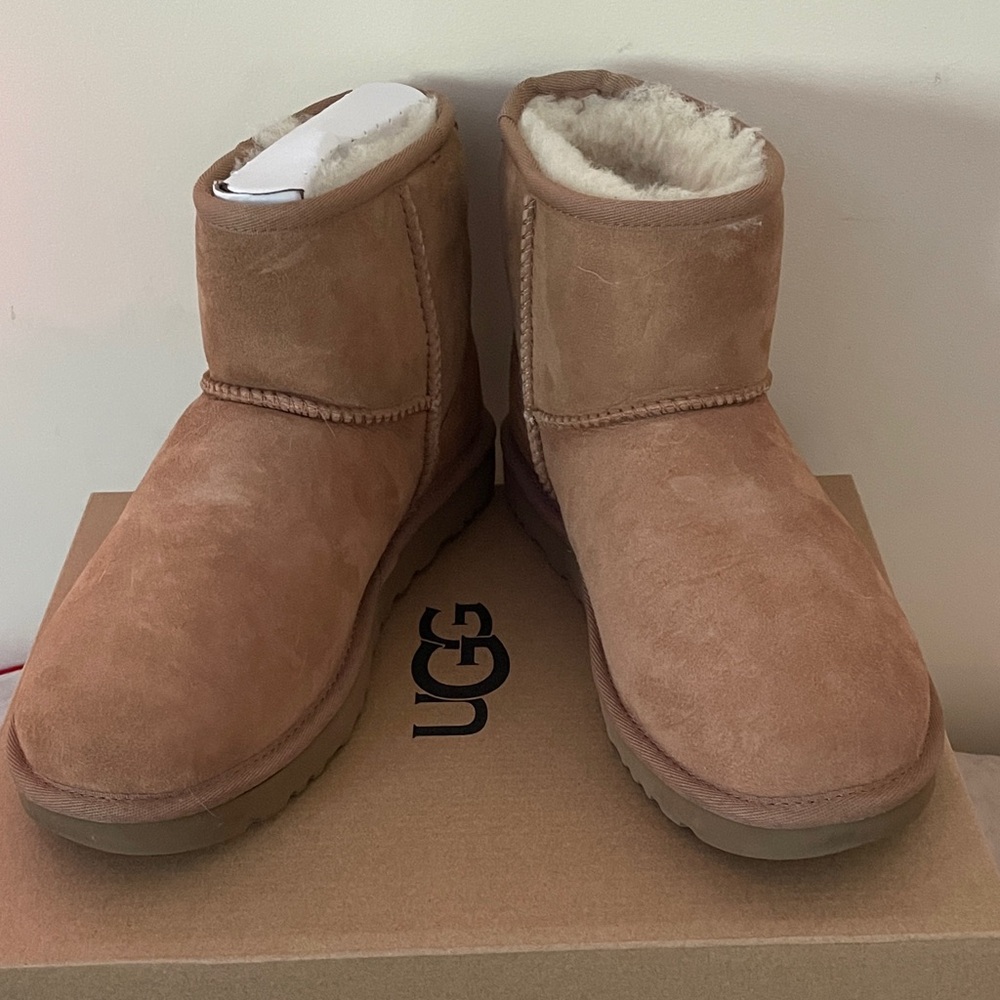 UGG Classic Mini II